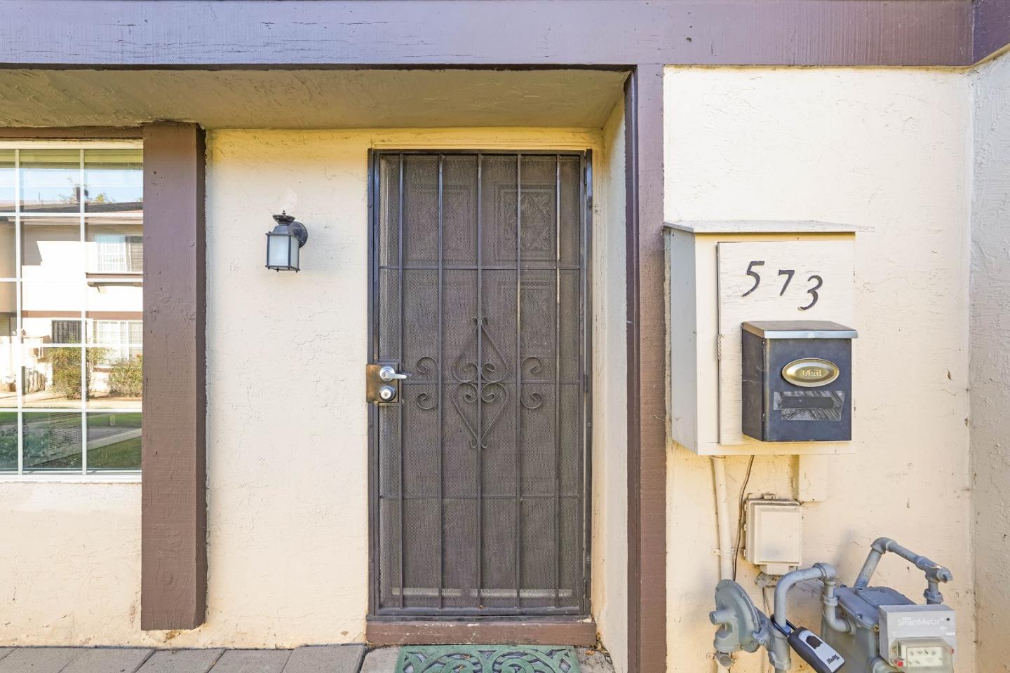 Detail Gallery Image 2 of 36 For 573 Bamboo Ct, San Jose,  CA 95111 - 3 Beds | 1/1 Baths