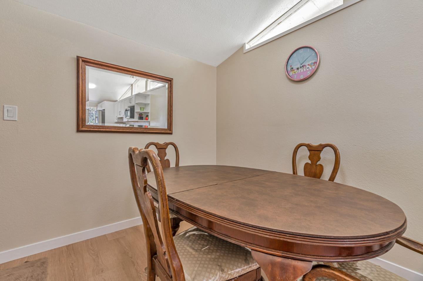 Detail Gallery Image 11 of 28 For 2410 Bantry Ln, South San Francisco,  CA 94080 - 3 Beds | 2 Baths