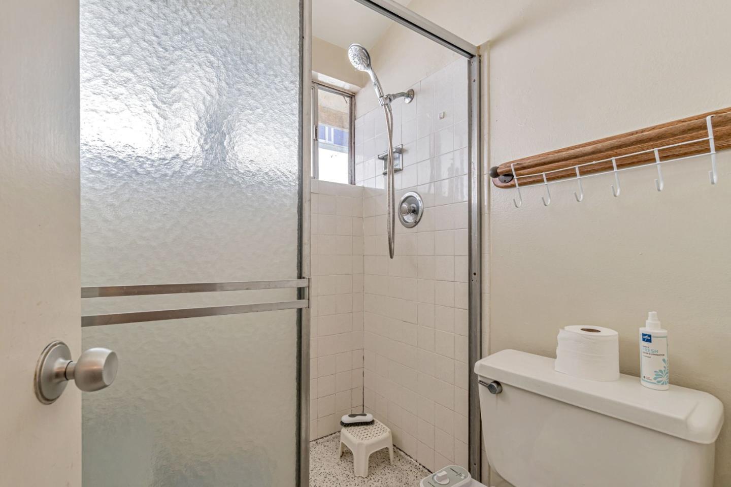 Detail Gallery Image 17 of 28 For 2410 Bantry Ln, South San Francisco,  CA 94080 - 3 Beds | 2 Baths