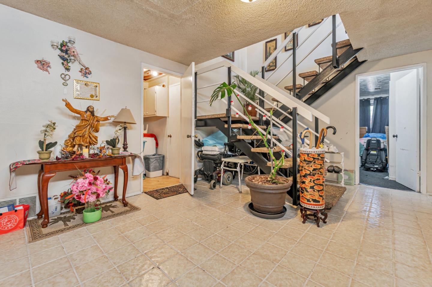 Detail Gallery Image 18 of 28 For 2410 Bantry Ln, South San Francisco,  CA 94080 - 3 Beds | 2 Baths