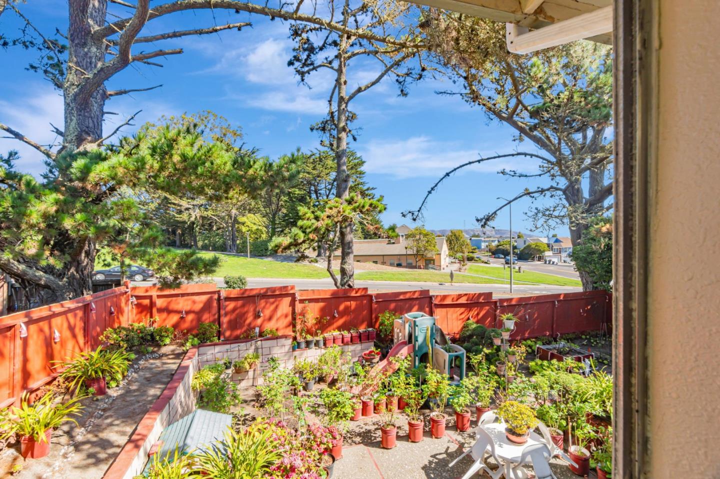 Detail Gallery Image 21 of 28 For 2410 Bantry Ln, South San Francisco,  CA 94080 - 3 Beds | 2 Baths