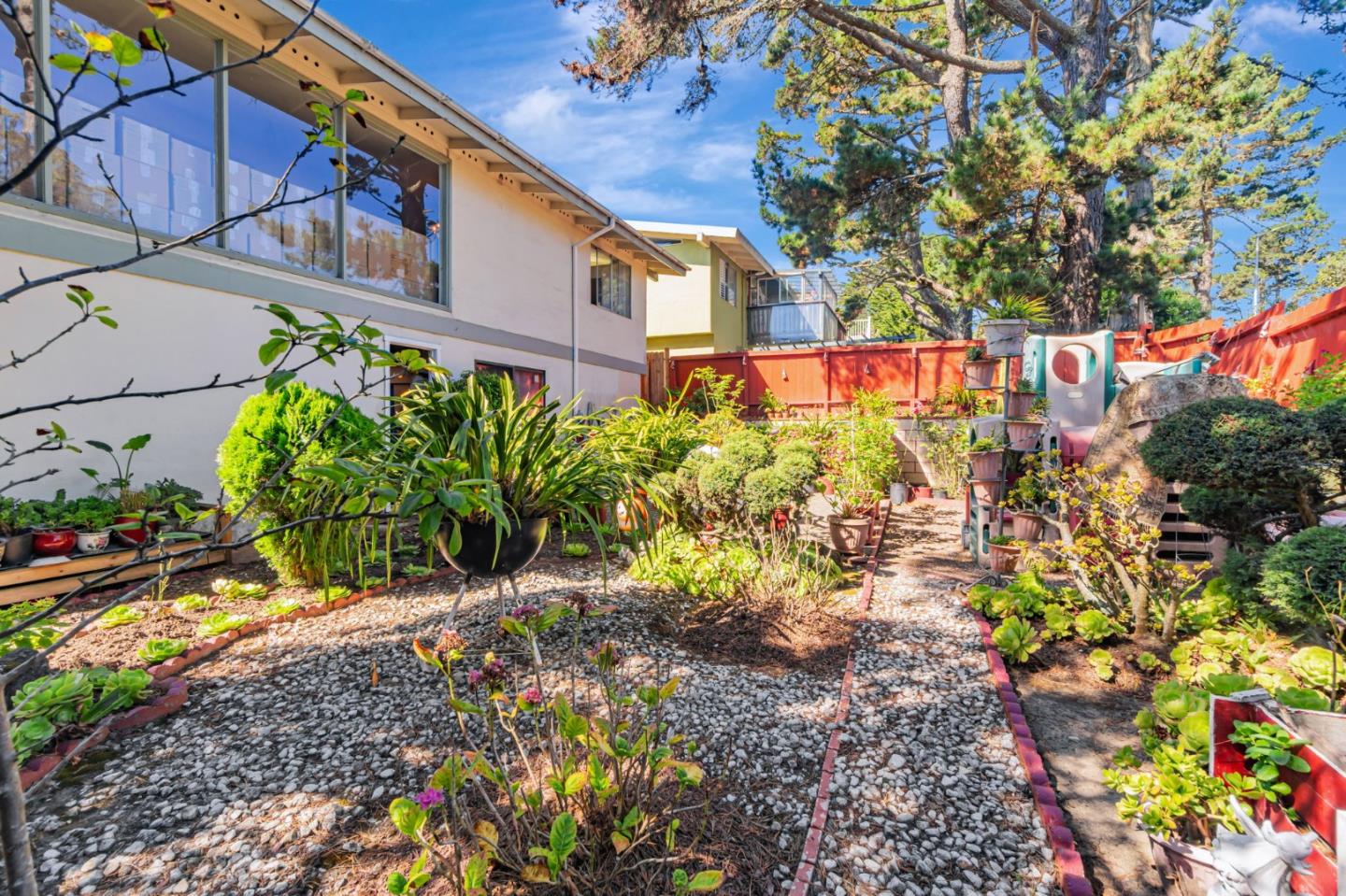 Detail Gallery Image 26 of 28 For 2410 Bantry Ln, South San Francisco,  CA 94080 - 3 Beds | 2 Baths