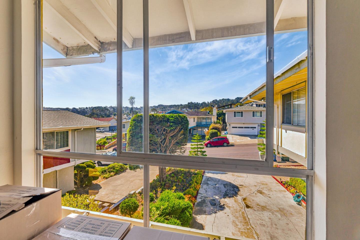 Detail Gallery Image 5 of 28 For 2410 Bantry Ln, South San Francisco,  CA 94080 - 3 Beds | 2 Baths