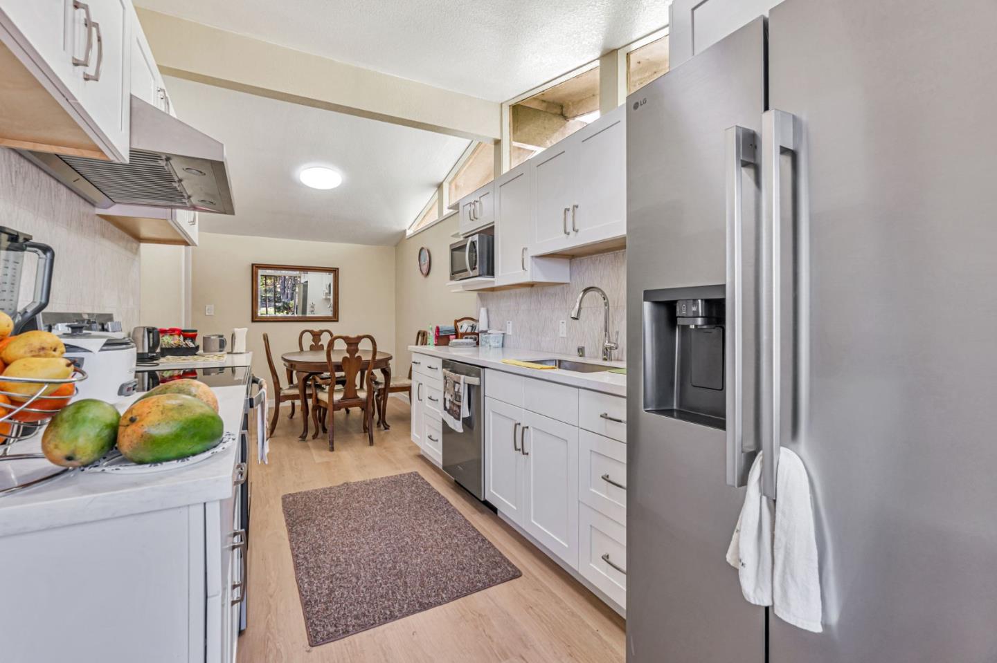 Detail Gallery Image 7 of 28 For 2410 Bantry Ln, South San Francisco,  CA 94080 - 3 Beds | 2 Baths