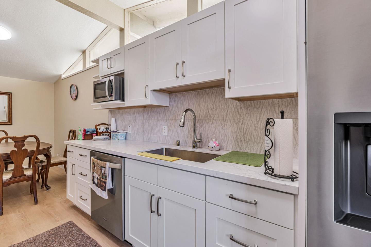 Detail Gallery Image 8 of 28 For 2410 Bantry Ln, South San Francisco,  CA 94080 - 3 Beds | 2 Baths