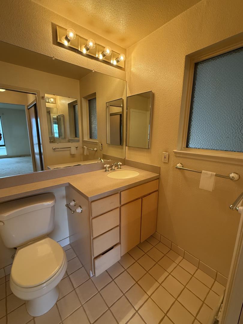 Detail Gallery Image 10 of 10 For 455 Pine Ave, Half Moon Bay,  CA 94019 - 2 Beds | 2 Baths