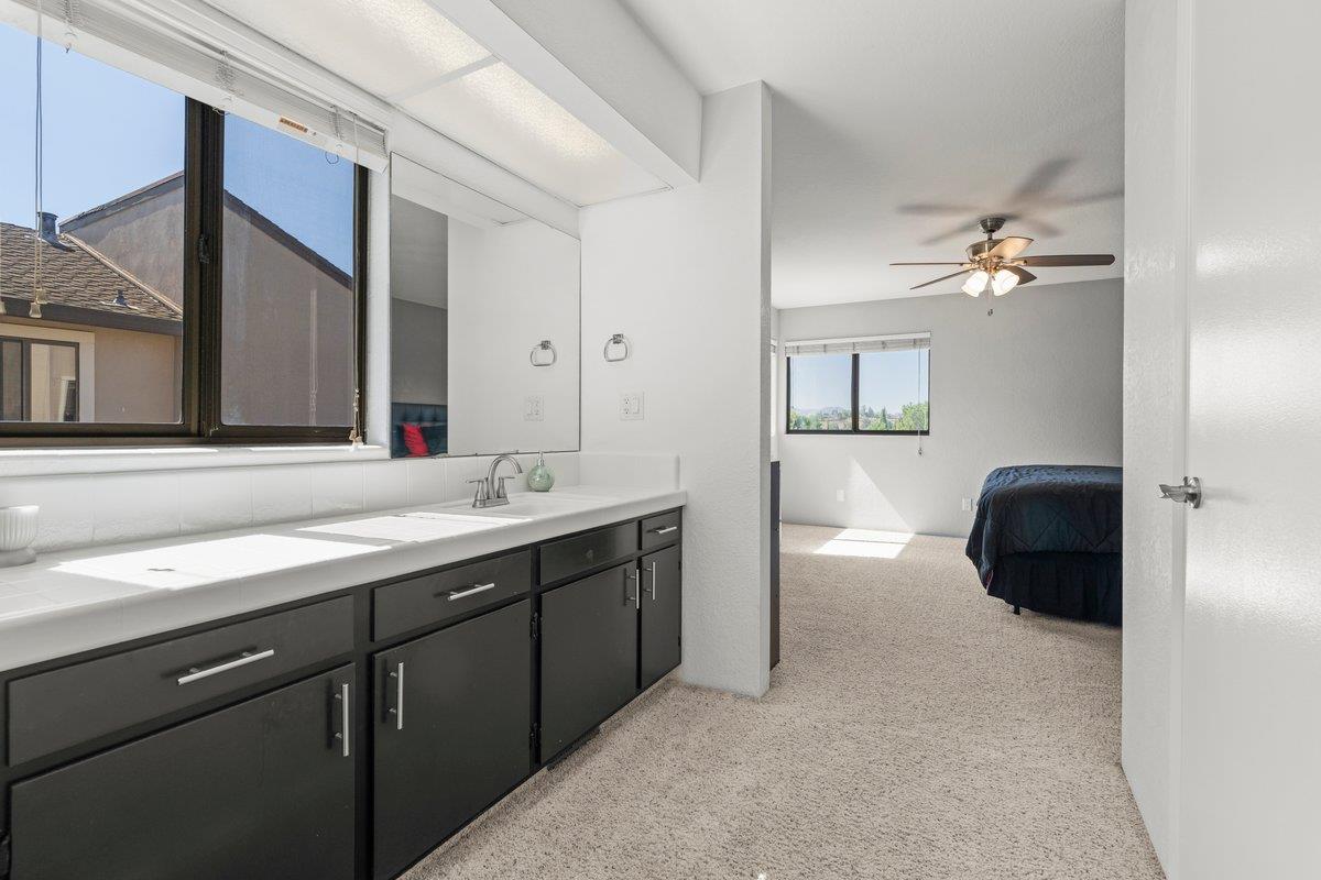 Detail Gallery Image 19 of 32 For 280 Joes Ln, Hollister,  CA 95023 - 2 Beds | 2/1 Baths