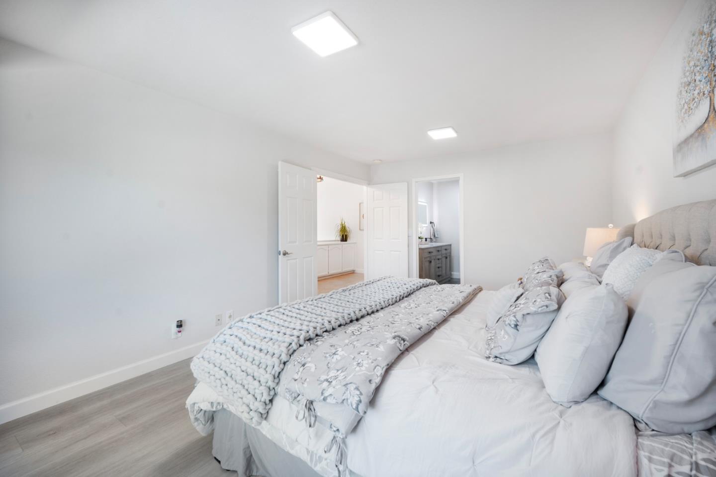 Detail Gallery Image 14 of 28 For 945 Oak Park Dr, Morgan Hill,  CA 95037 - 3 Beds | 2/1 Baths