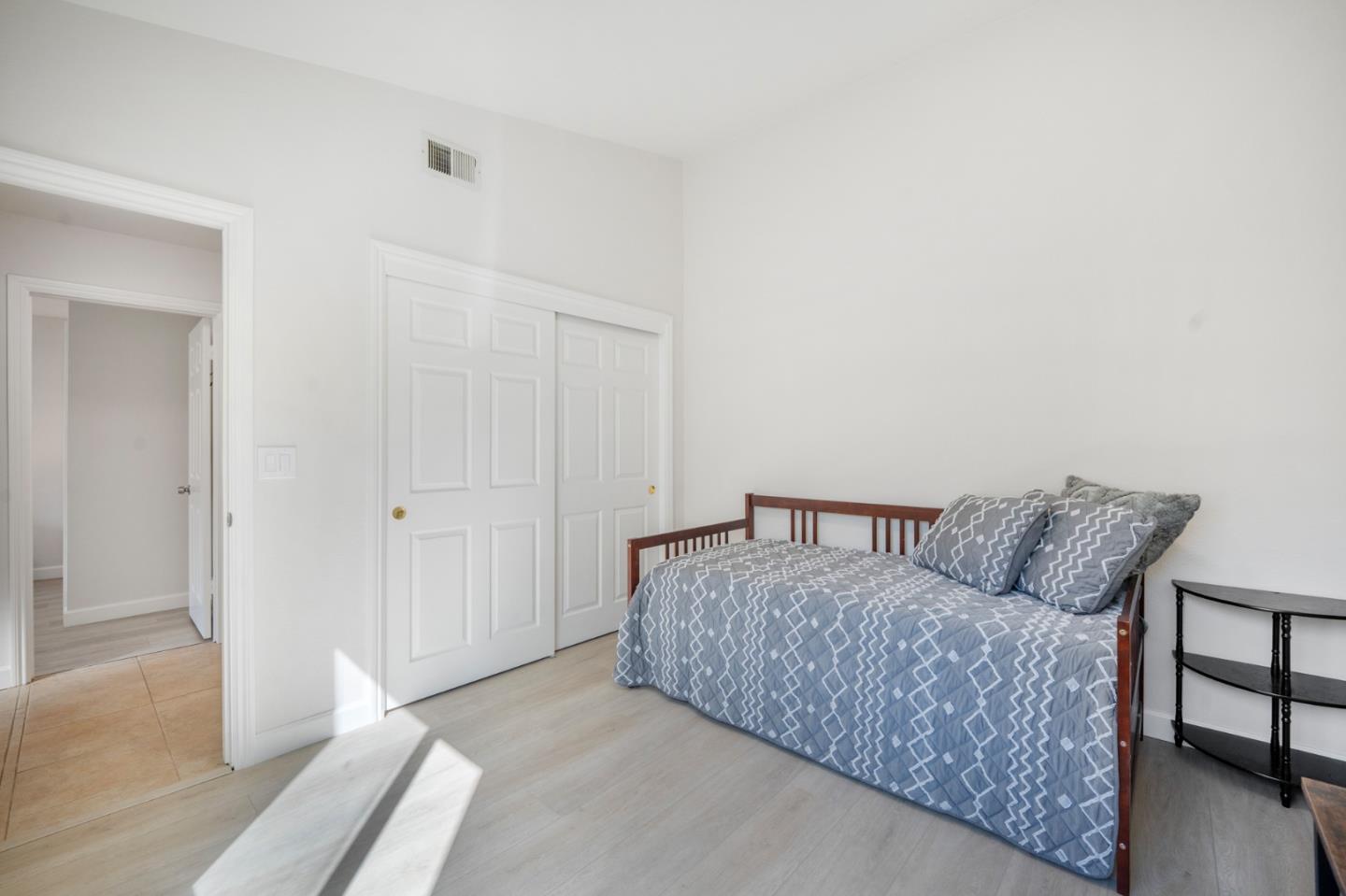 Detail Gallery Image 16 of 28 For 945 Oak Park Dr, Morgan Hill,  CA 95037 - 3 Beds | 2/1 Baths