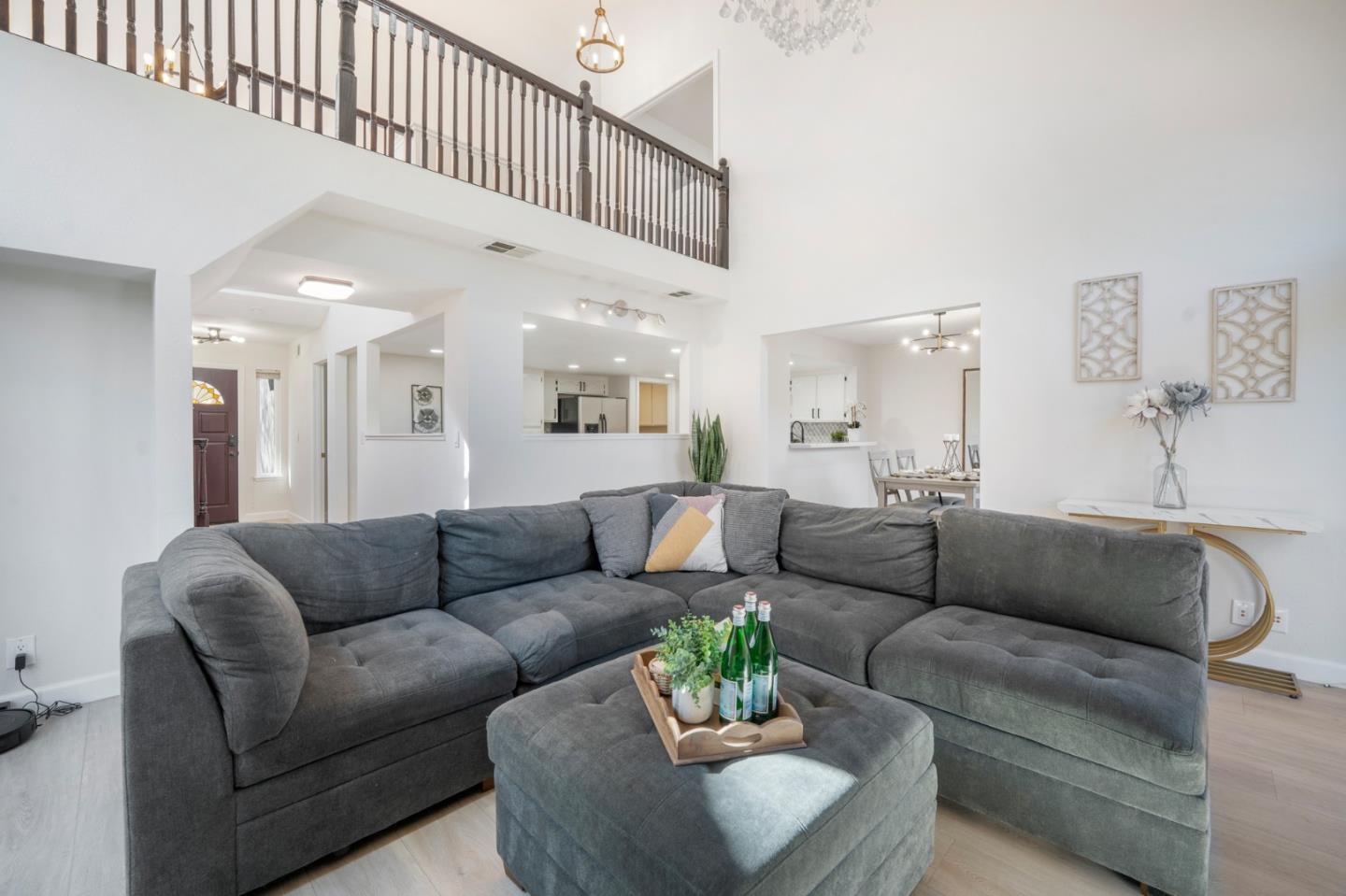 Detail Gallery Image 2 of 28 For 945 Oak Park Dr, Morgan Hill,  CA 95037 - 3 Beds | 2/1 Baths