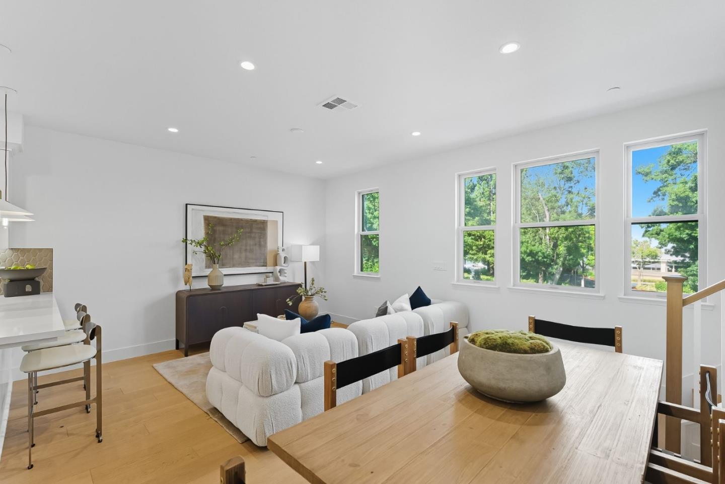 Detail Gallery Image 10 of 27 For 1387 W Middlefield Rd, Mountain View,  CA 94043 - 3 Beds | 3 Baths