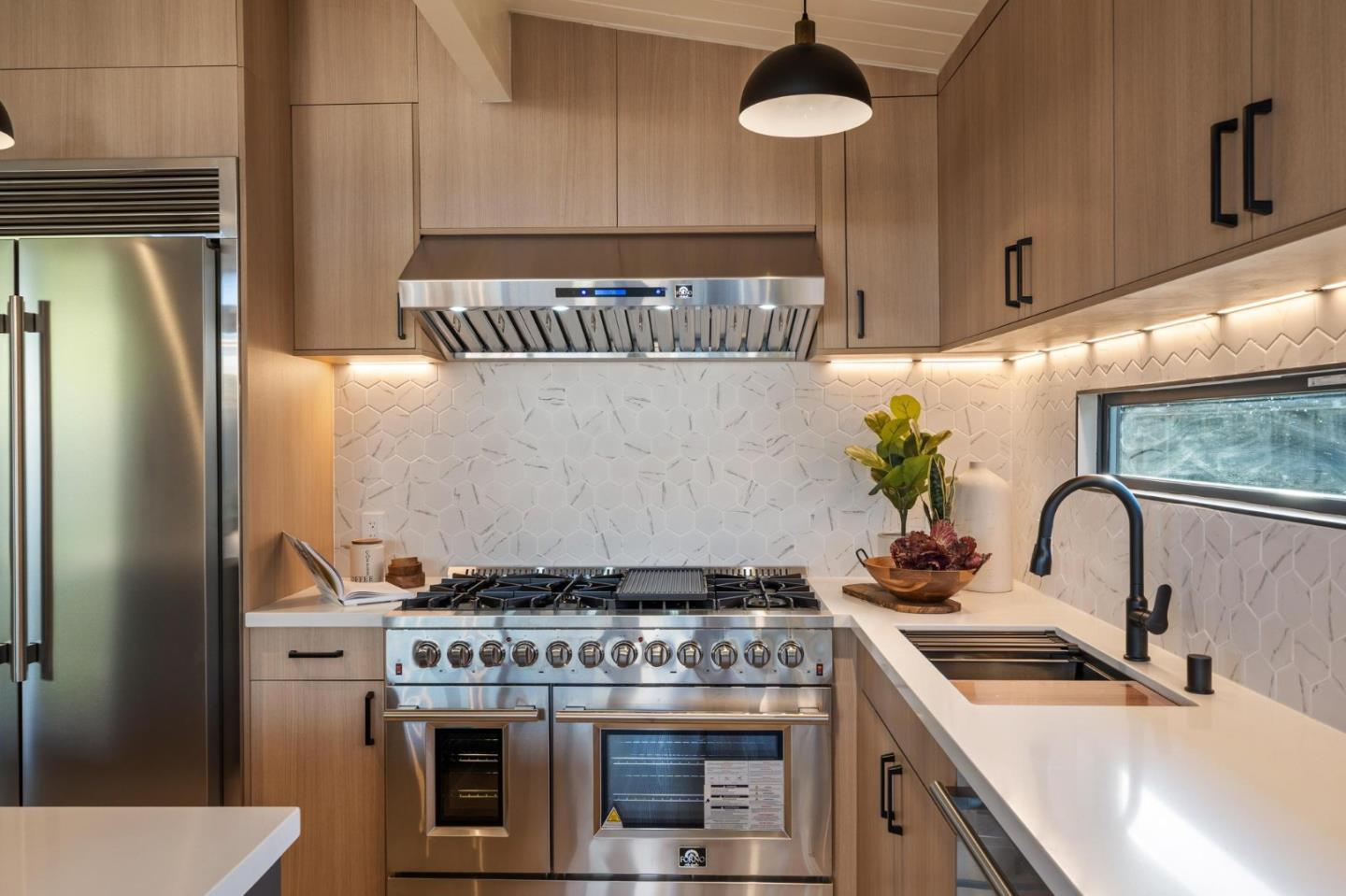 Detail Gallery Image 11 of 55 For 224 Loon Ct, Foster City,  CA 94404 - 4 Beds | 2 Baths