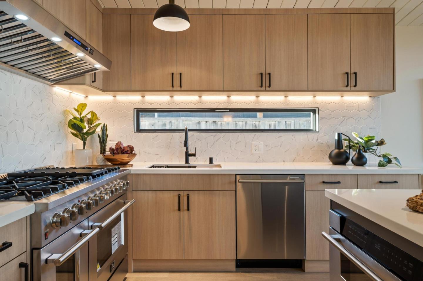 Detail Gallery Image 12 of 55 For 224 Loon Ct, Foster City,  CA 94404 - 4 Beds | 2 Baths