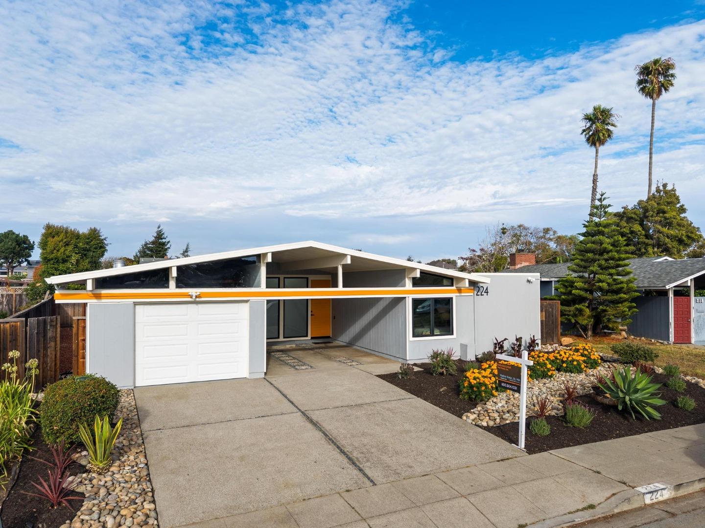 Detail Gallery Image 2 of 55 For 224 Loon Ct, Foster City,  CA 94404 - 4 Beds | 2 Baths