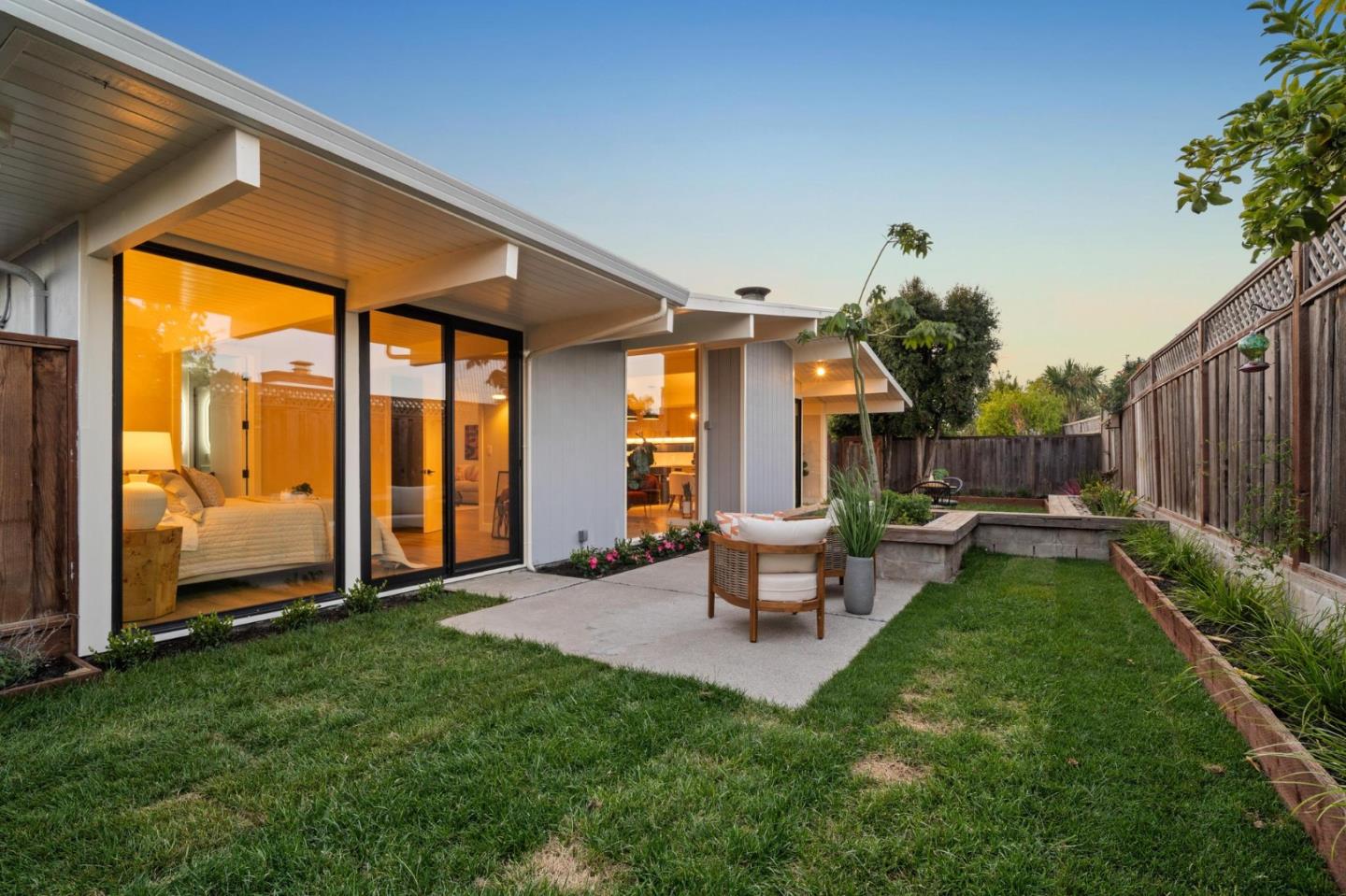 Detail Gallery Image 4 of 55 For 224 Loon Ct, Foster City,  CA 94404 - 4 Beds | 2 Baths