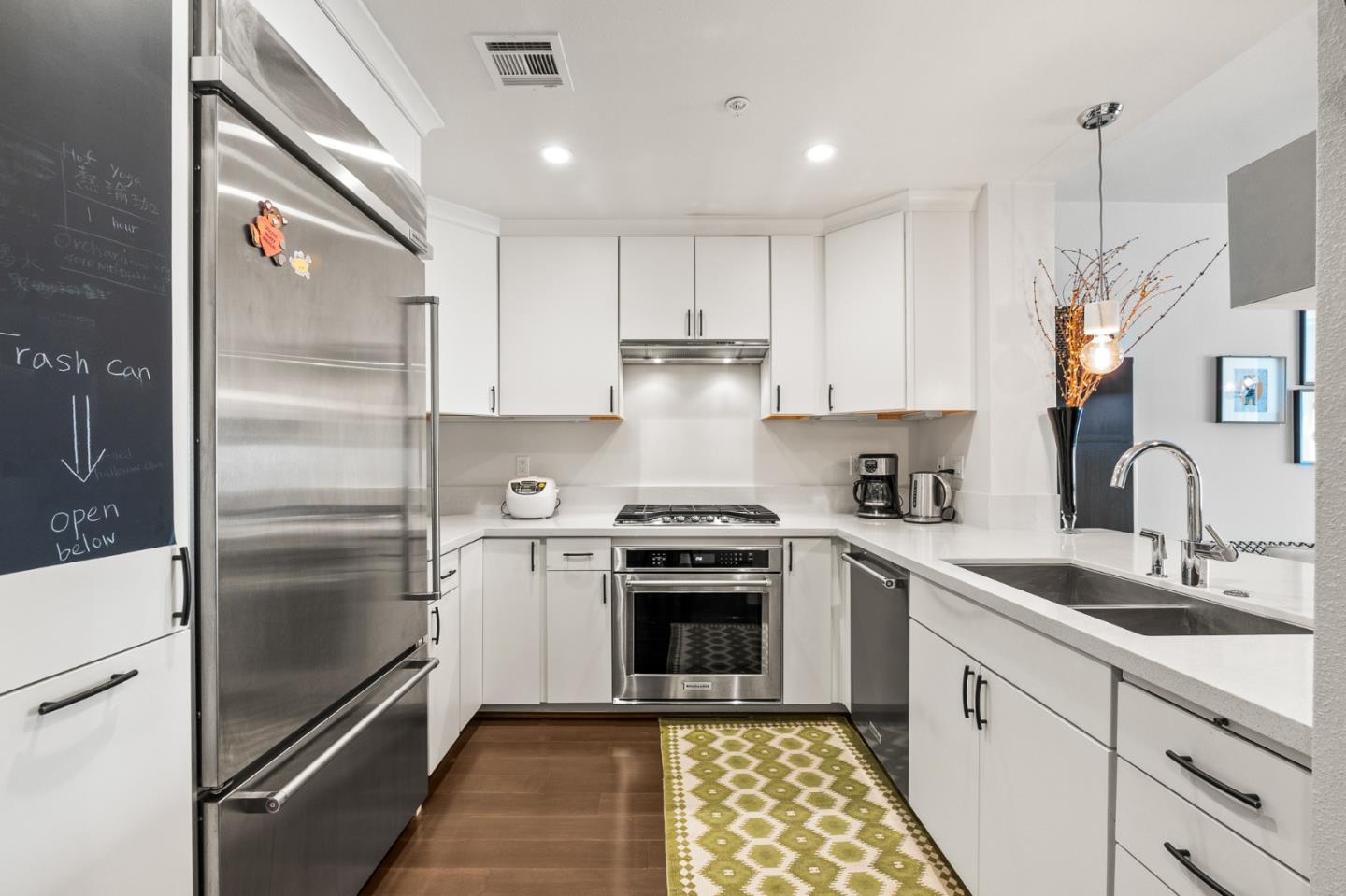 Detail Gallery Image 5 of 27 For 1000 Dewing Ave #204,  Lafayette,  CA 94549 - 1 Beds | 1/1 Baths