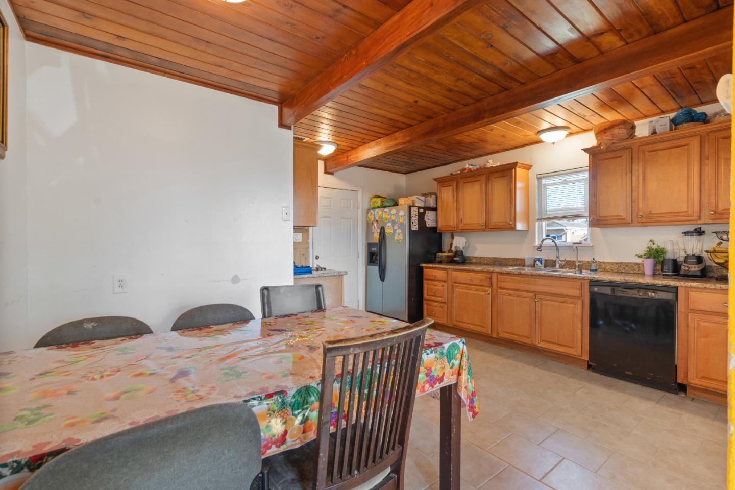 Detail Gallery Image 10 of 25 For 1313 Ramona Ave, Salinas,  CA 93906 - 4 Beds | 2 Baths