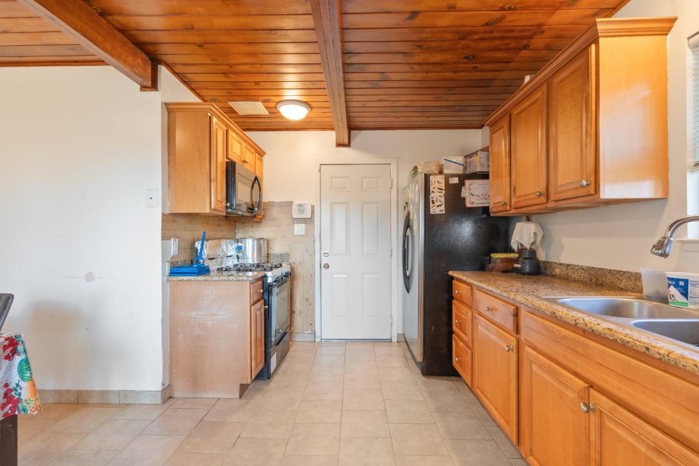 Detail Gallery Image 11 of 25 For 1313 Ramona Ave, Salinas,  CA 93906 - 4 Beds | 2 Baths