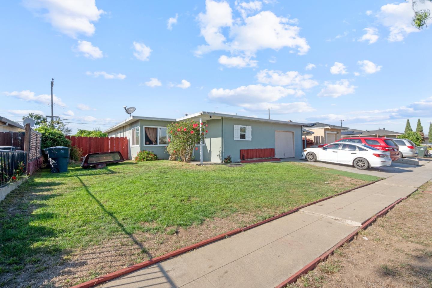 Detail Gallery Image 3 of 25 For 1313 Ramona Ave, Salinas,  CA 93906 - 4 Beds | 2 Baths