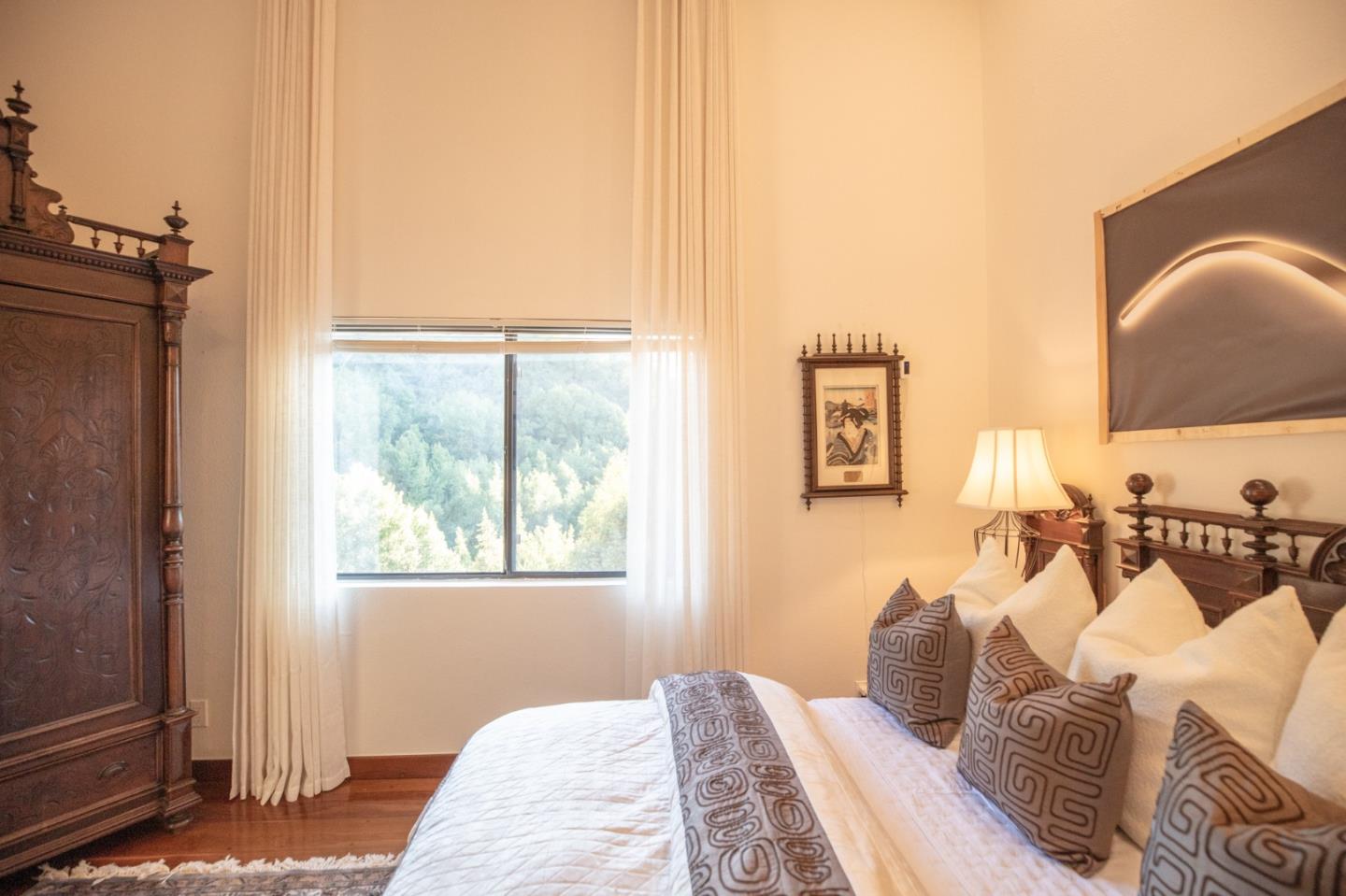 Detail Gallery Image 20 of 82 For 16012 Flintlock Rd, Cupertino,  CA 95014 - 8 Beds | 7/1 Baths