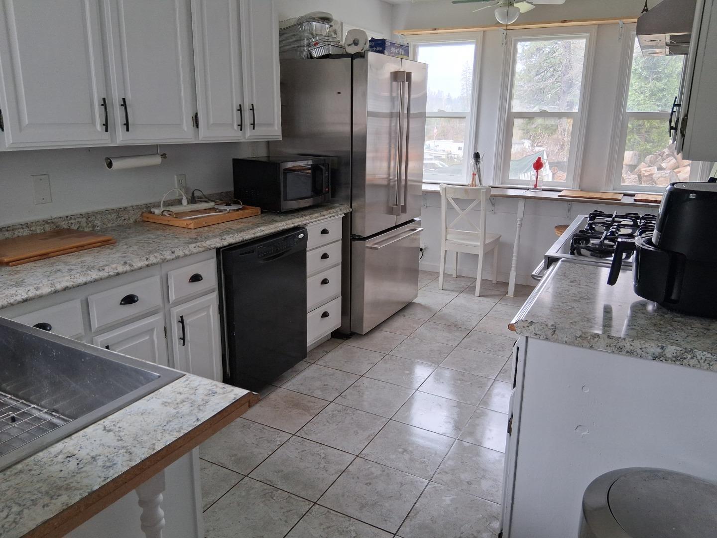 Detail Gallery Image 7 of 24 For 20920 Sunset Way, Colfax,  CA 95713 - 2 Beds | 1 Baths