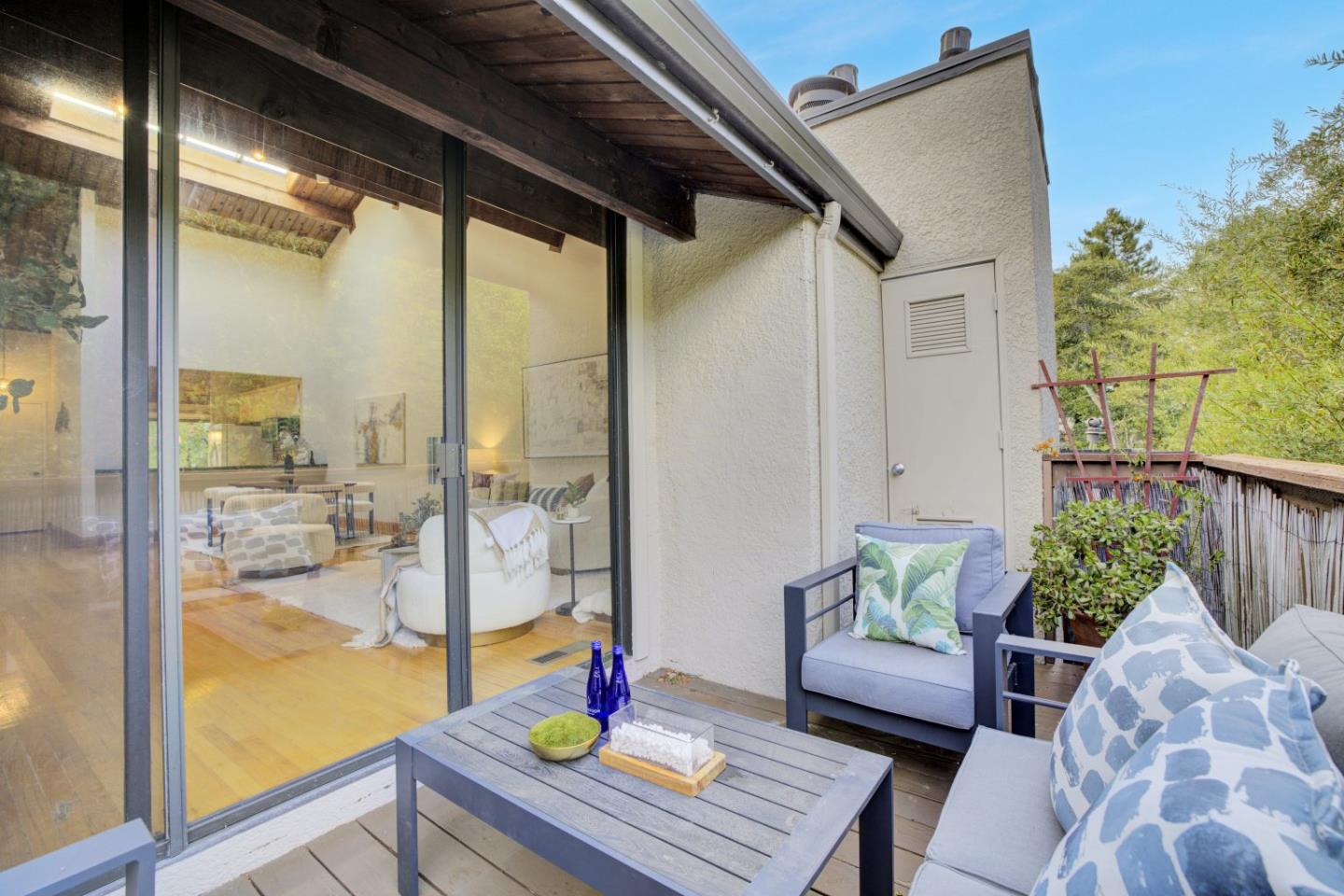 Detail Gallery Image 11 of 29 For 2369 Ticonderoga Dr, San Mateo,  CA 94402 - 2 Beds | 2/1 Baths