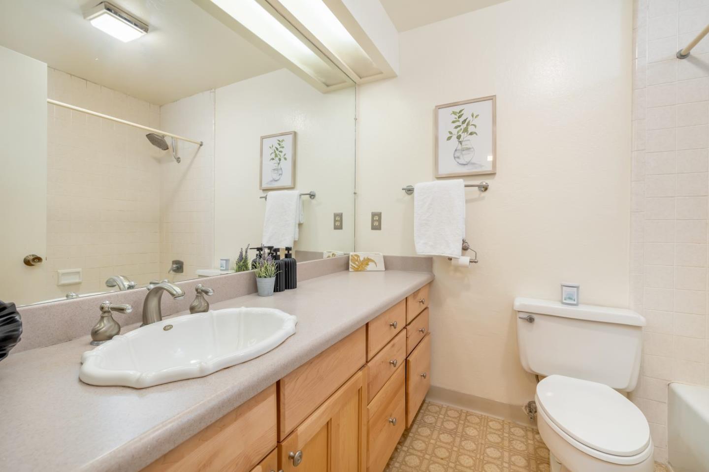 Detail Gallery Image 16 of 29 For 2369 Ticonderoga Dr, San Mateo,  CA 94402 - 2 Beds | 2/1 Baths