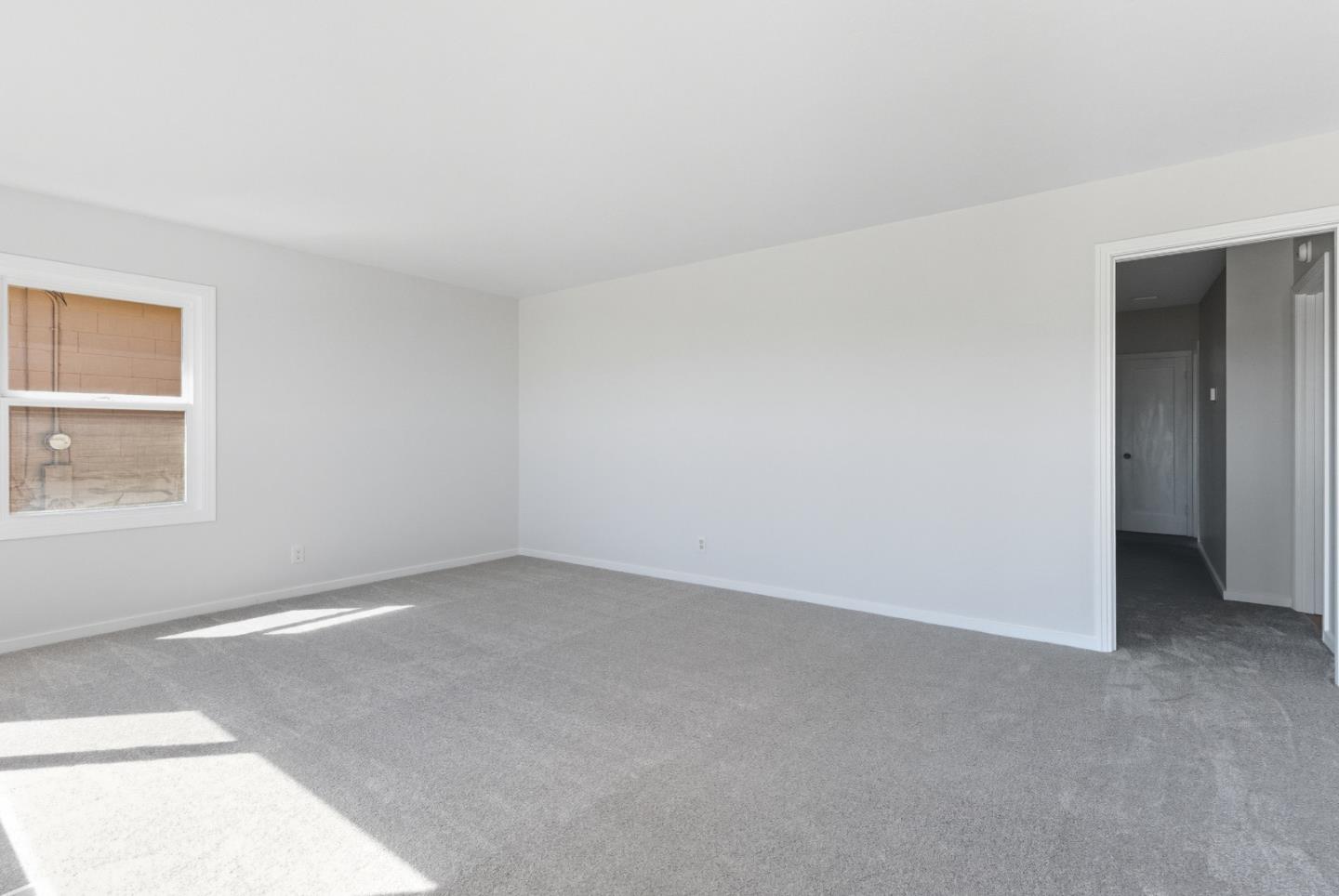 Detail Gallery Image 4 of 18 For 38 Clifford Ave, Watsonville,  CA 95076 - 3 Beds | 1/1 Baths