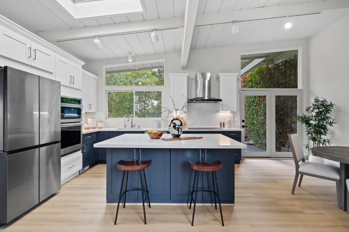 Detail Gallery Image 12 of 38 For 2987 Alexis Dr, Palo Alto,  CA 94304 - 4 Beds | 3/1 Baths