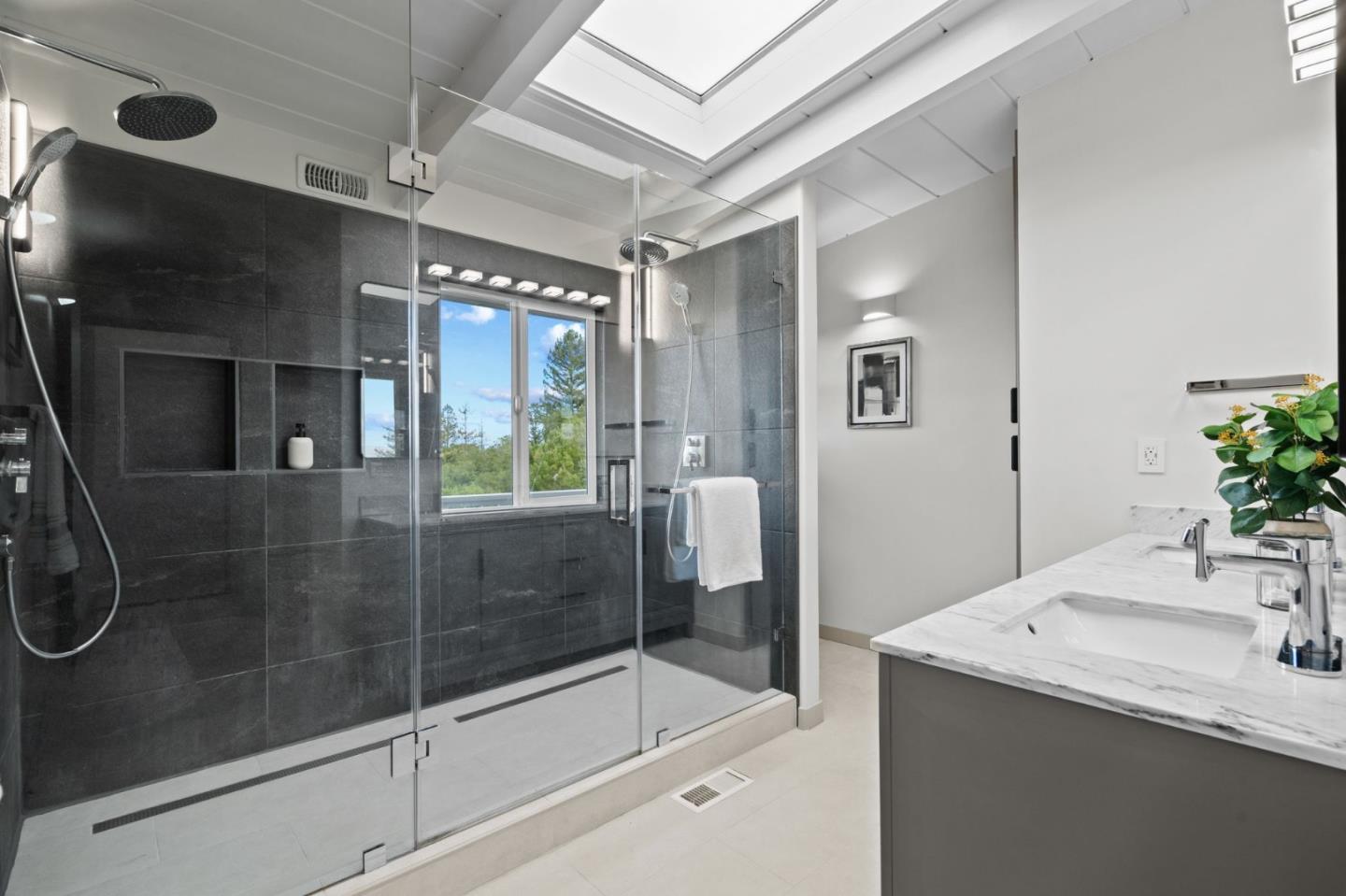 Detail Gallery Image 17 of 38 For 2987 Alexis Dr, Palo Alto,  CA 94304 - 4 Beds | 3/1 Baths