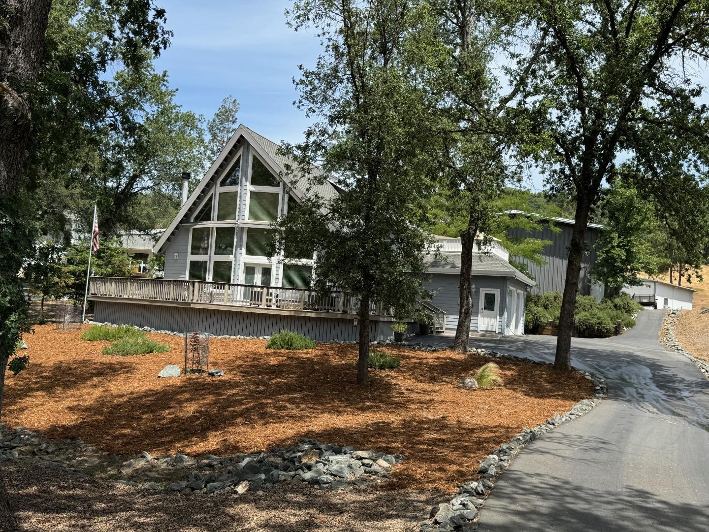 Detail Gallery Image 5 of 76 For 20944 Woodside Way, Groveland,  CA 95321 - 3 Beds | 2 Baths