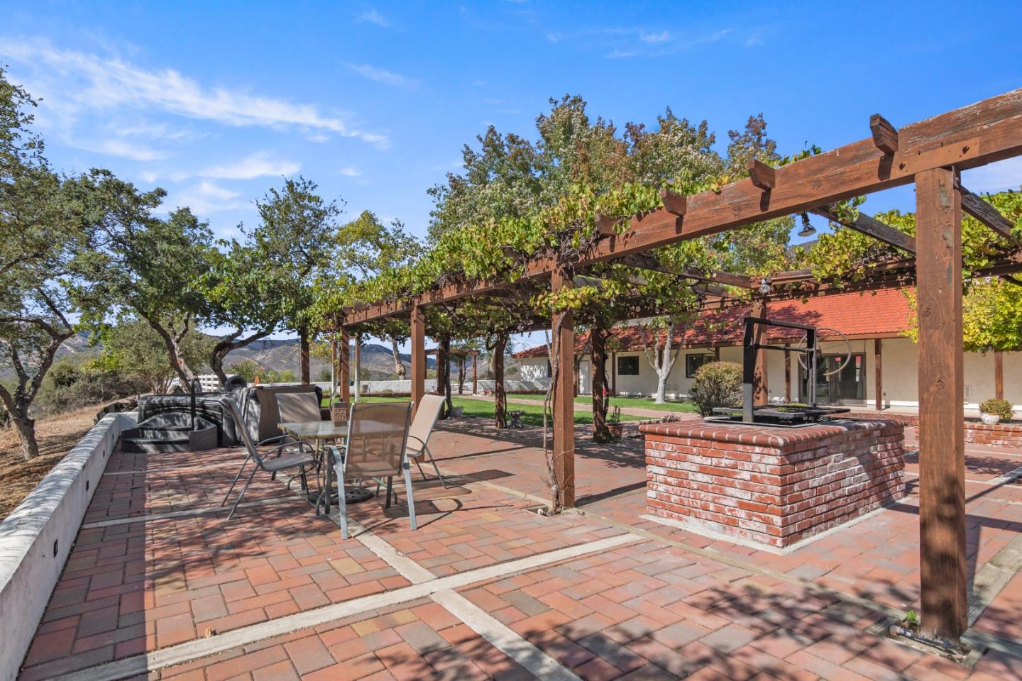 Detail Gallery Image 9 of 34 For 44734 Sun Valley Dr, King City,  CA 93930 - 5 Beds | 2 Baths