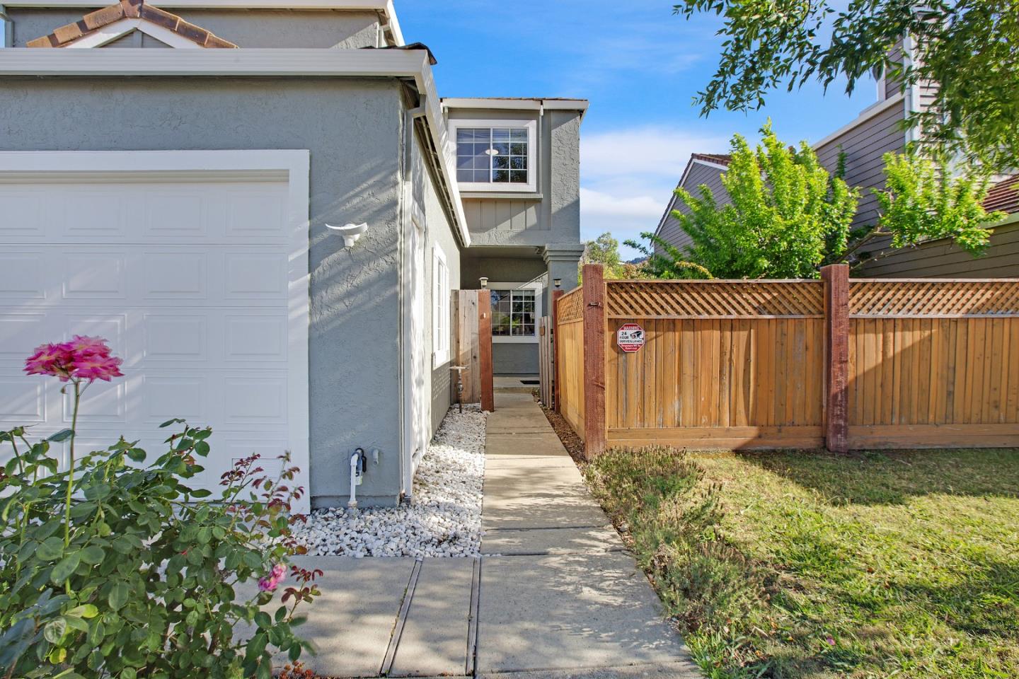 Detail Gallery Image 3 of 30 For 1261 Quail Creek Cir, San Jose,  CA 95120 - 3 Beds | 2 Baths