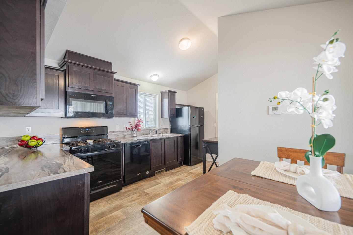 Detail Gallery Image 12 of 28 For 55 San Juan Grade Rd #96,  Salinas,  CA 93906 - 2 Beds | 2 Baths