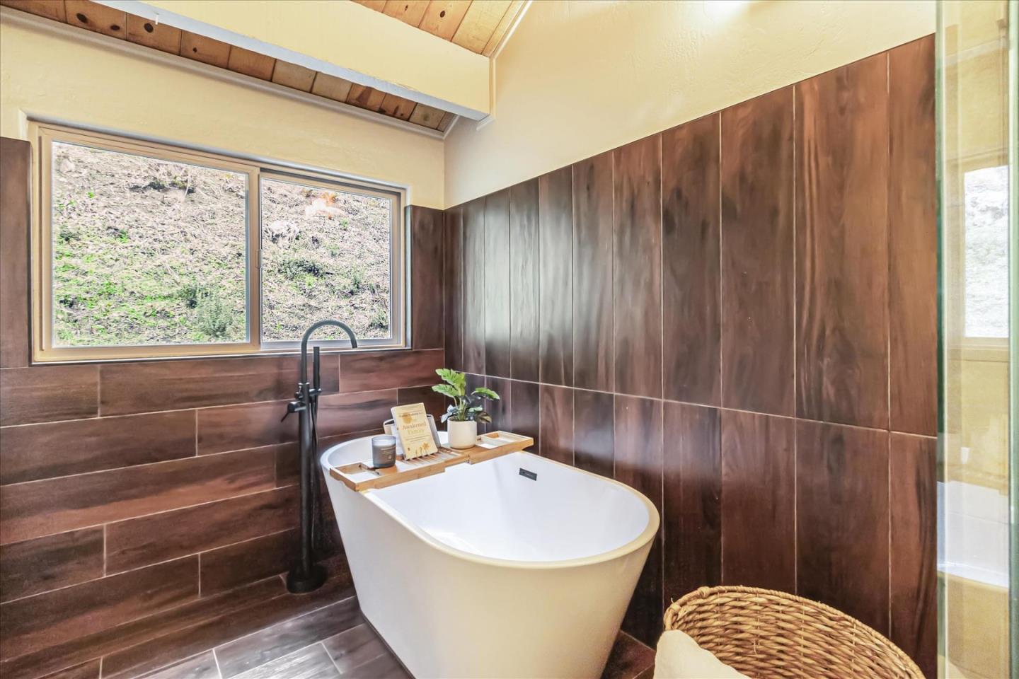 Detail Gallery Image 24 of 42 For 19233 Mountain Way, Los Gatos,  CA 95030 - 4 Beds | 2/1 Baths