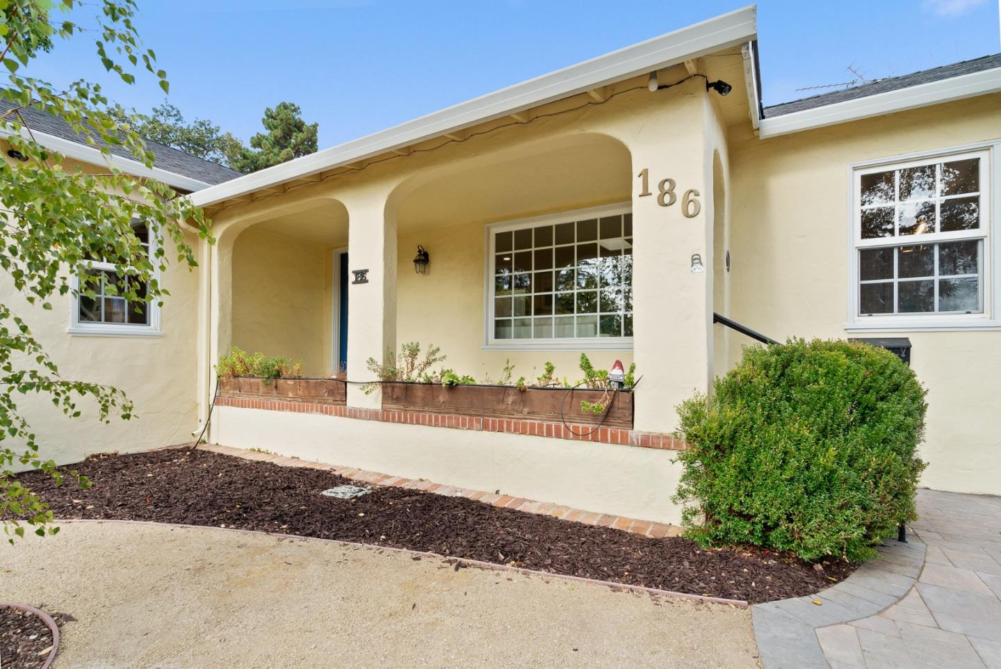 Detail Gallery Image 10 of 59 For 186 Mountain View Ave, San Jose,  CA 95127 - 2 Beds | 2 Baths