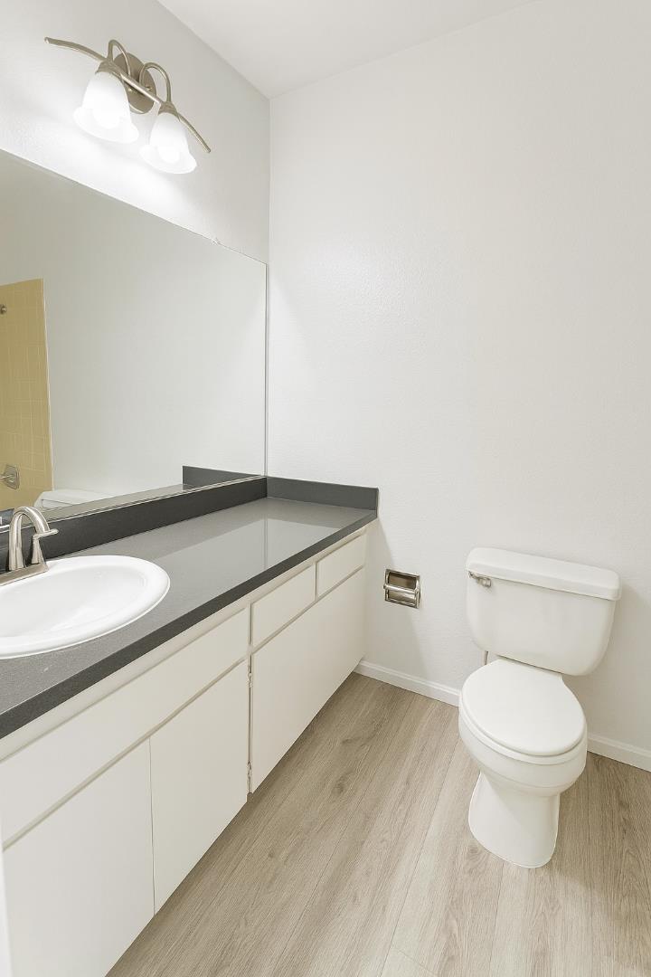 Detail Gallery Image 10 of 22 For 18003 Incline Pl, Hayward,  CA 94541 - 2 Beds | 2/1 Baths