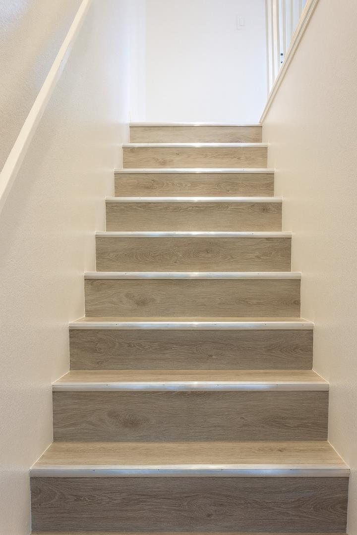 Detail Gallery Image 2 of 22 For 18003 Incline Pl, Hayward,  CA 94541 - 2 Beds | 2/1 Baths