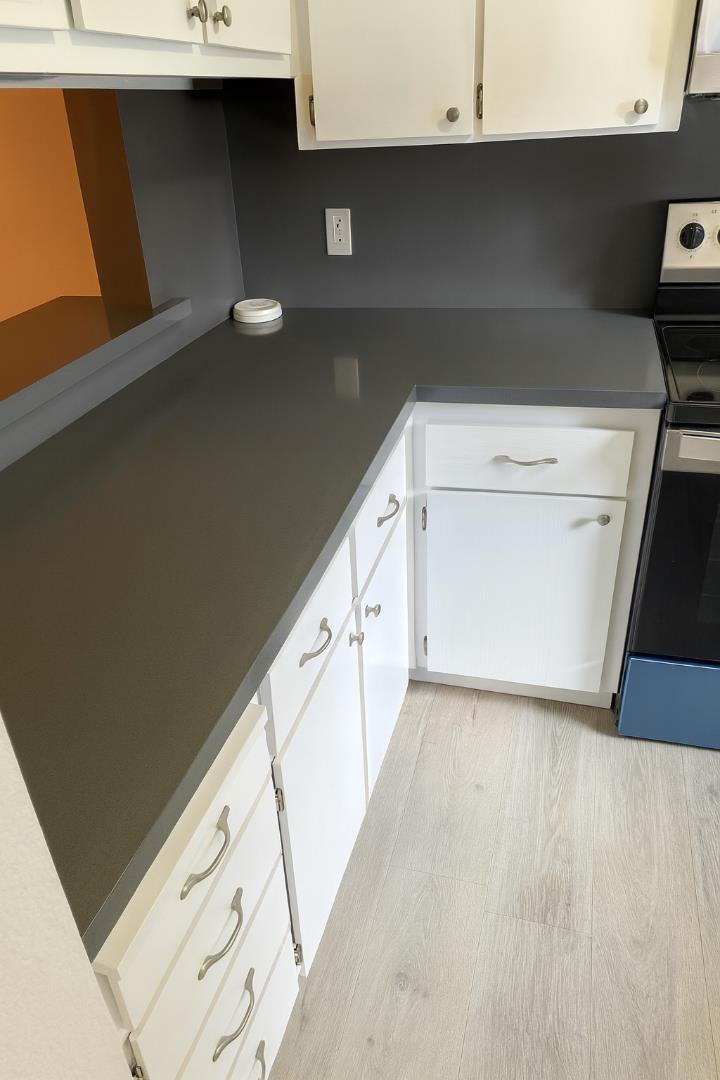 Detail Gallery Image 4 of 22 For 18003 Incline Pl, Hayward,  CA 94541 - 2 Beds | 2/1 Baths