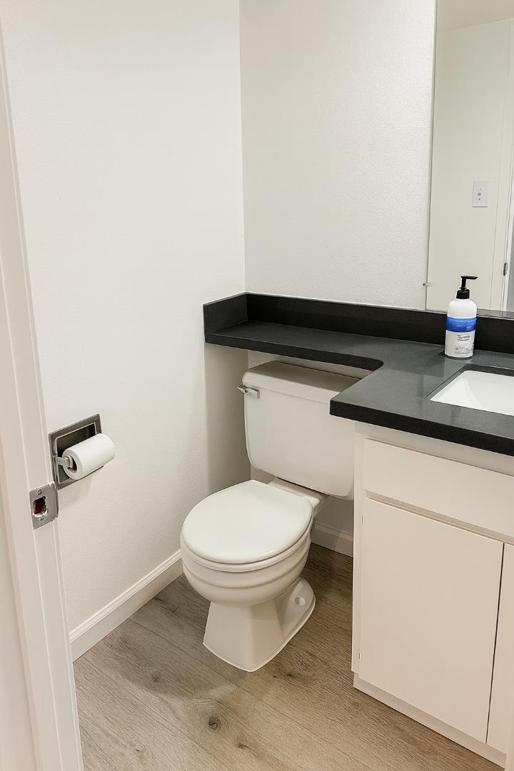 Detail Gallery Image 9 of 22 For 18003 Incline Pl, Hayward,  CA 94541 - 2 Beds | 2/1 Baths