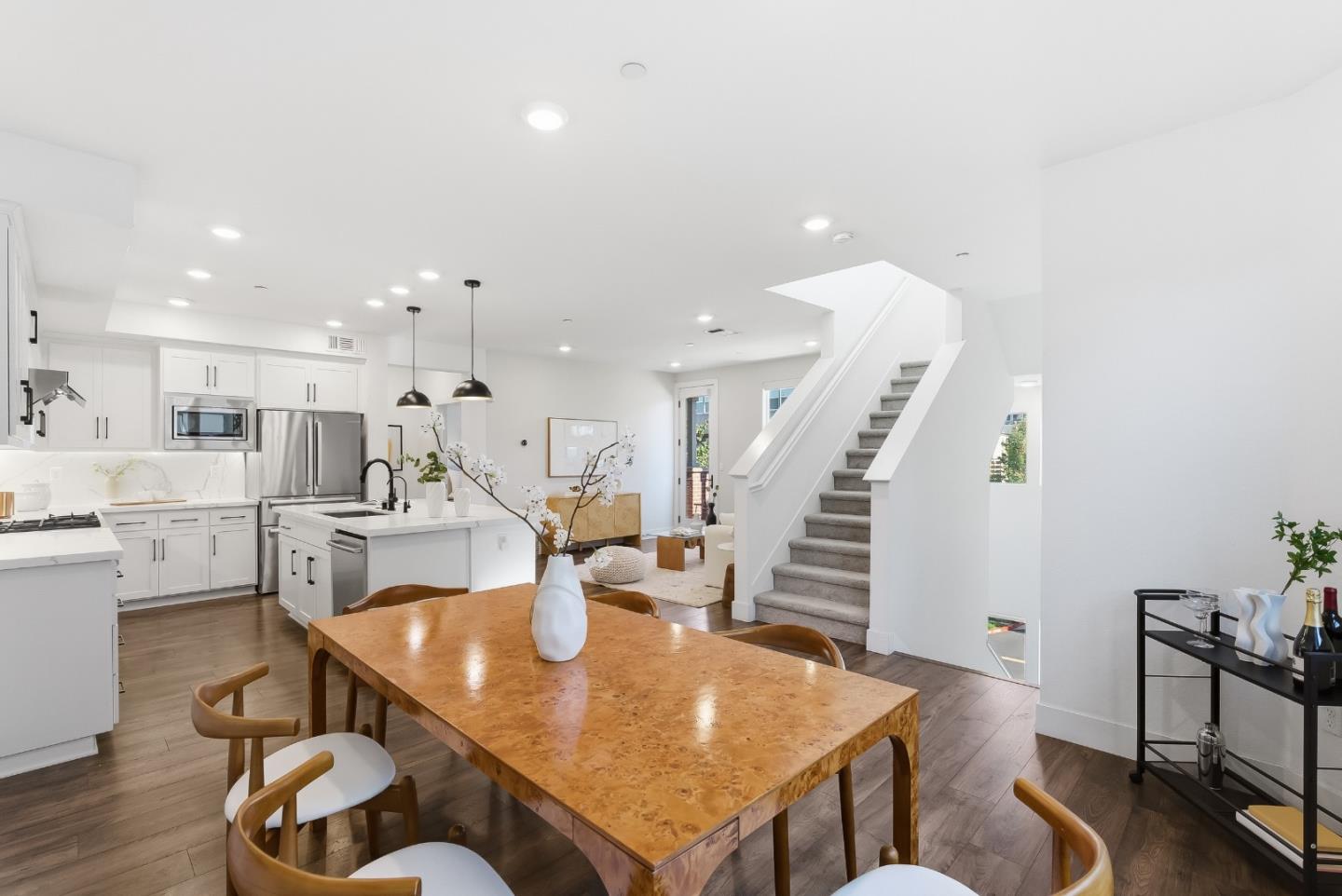 Detail Gallery Image 10 of 35 For 652 Obsidian Dr, San Jose,  CA 95133 - 4 Beds | 3 Baths