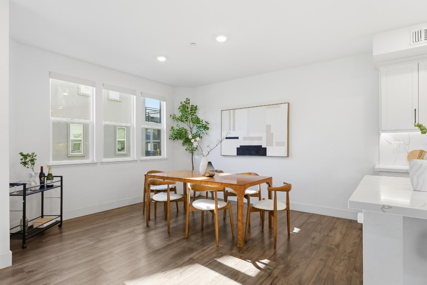 Detail Gallery Image 12 of 35 For 652 Obsidian Dr, San Jose,  CA 95133 - 4 Beds | 3 Baths