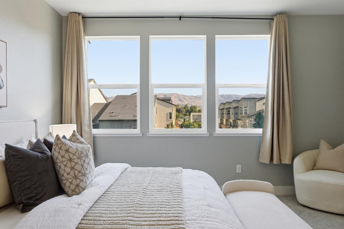 Detail Gallery Image 13 of 35 For 652 Obsidian Dr, San Jose,  CA 95133 - 4 Beds | 3 Baths