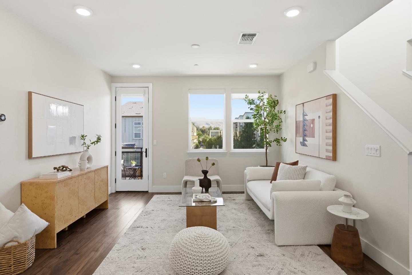 Detail Gallery Image 2 of 35 For 652 Obsidian Dr, San Jose,  CA 95133 - 4 Beds | 3 Baths