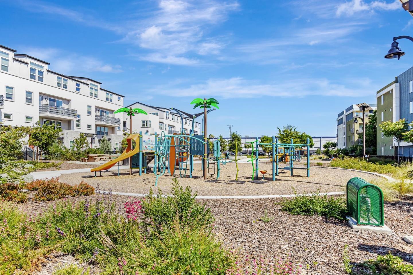 Detail Gallery Image 34 of 35 For 652 Obsidian Dr, San Jose,  CA 95133 - 4 Beds | 3 Baths