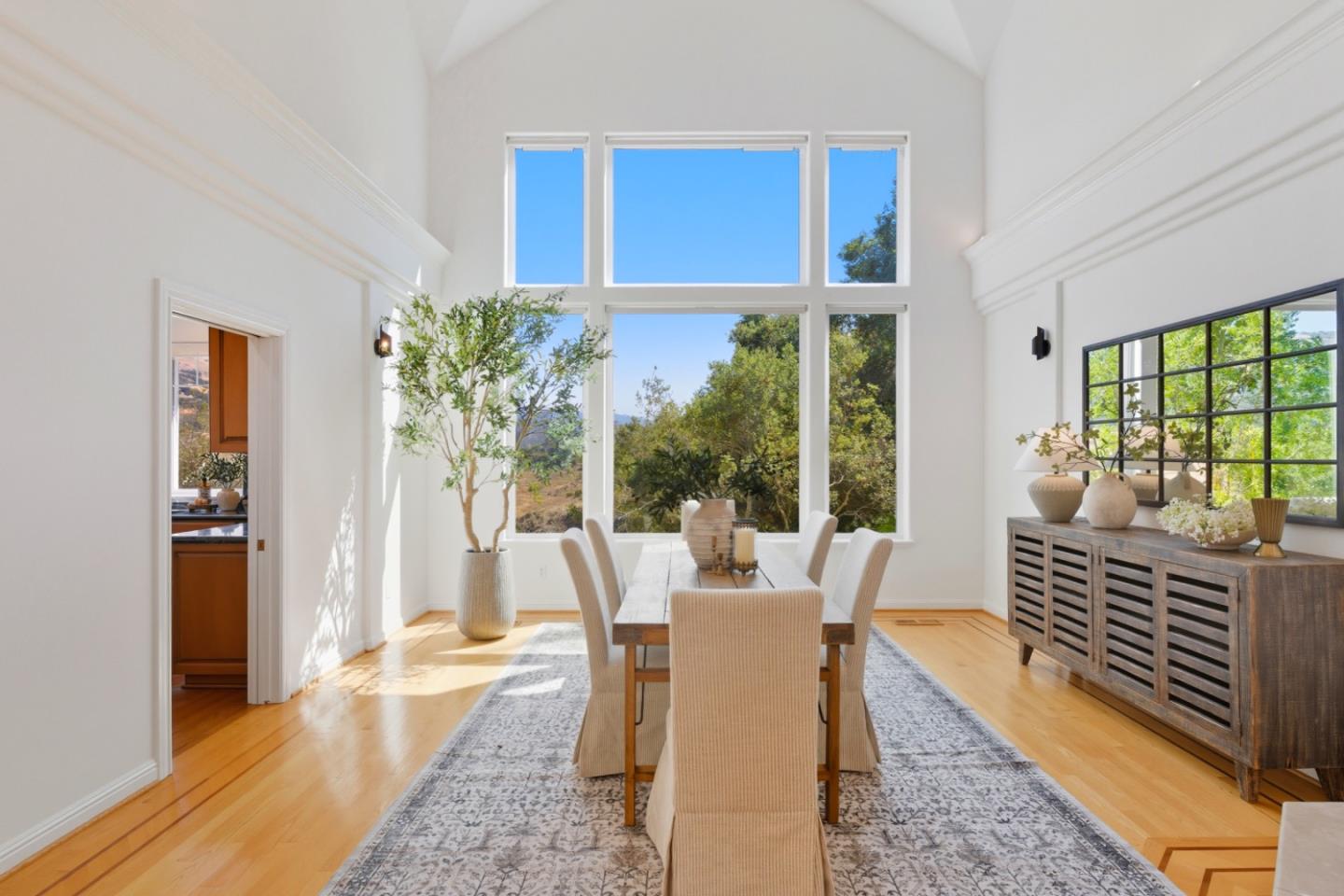 Detail Gallery Image 11 of 71 For 2983 Holiday Ct, Morgan Hill,  CA 95037 - 4 Beds | 3/1 Baths