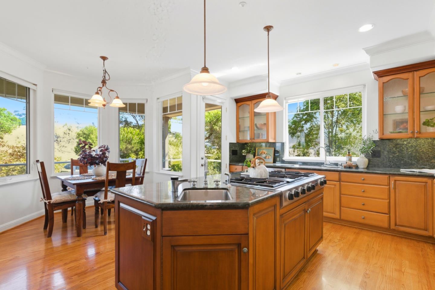 Detail Gallery Image 13 of 71 For 2983 Holiday Ct, Morgan Hill,  CA 95037 - 4 Beds | 3/1 Baths