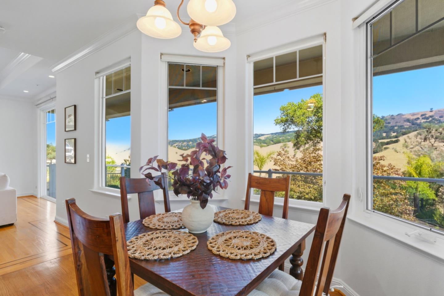 Detail Gallery Image 14 of 71 For 2983 Holiday Ct, Morgan Hill,  CA 95037 - 4 Beds | 3/1 Baths