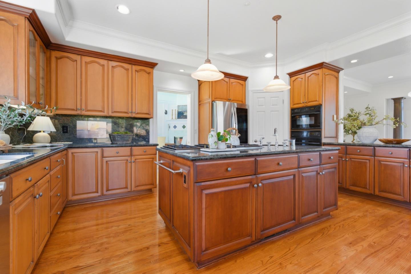 Detail Gallery Image 19 of 71 For 2983 Holiday Ct, Morgan Hill,  CA 95037 - 4 Beds | 3/1 Baths