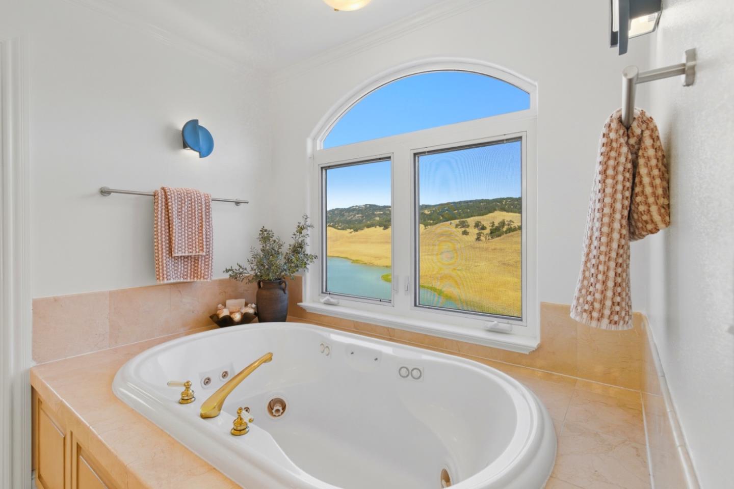 Detail Gallery Image 29 of 71 For 2983 Holiday Ct, Morgan Hill,  CA 95037 - 4 Beds | 3/1 Baths